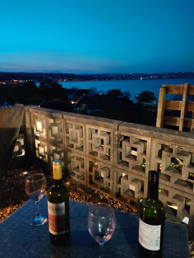 Fishermen'S Cottage With Log Burner, 2 Bathrooms & Sea Views From Garden Terraces Mumbles Exterior foto